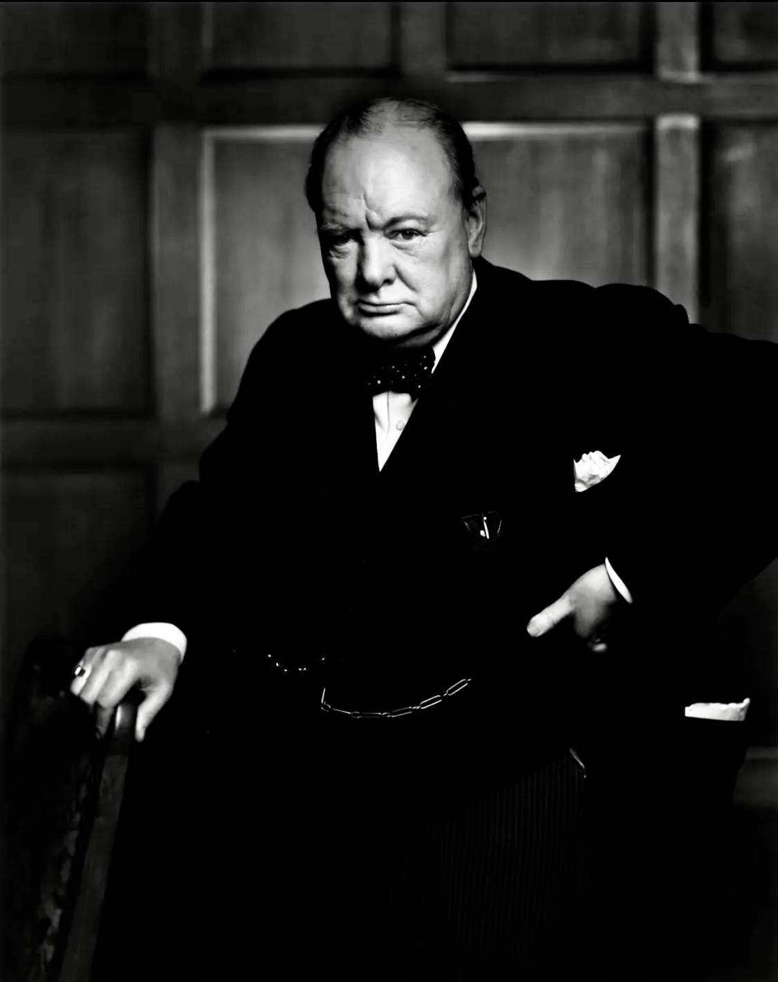 foto-the-roaring-lion-dua-menit-yang-mengubah-sejarah