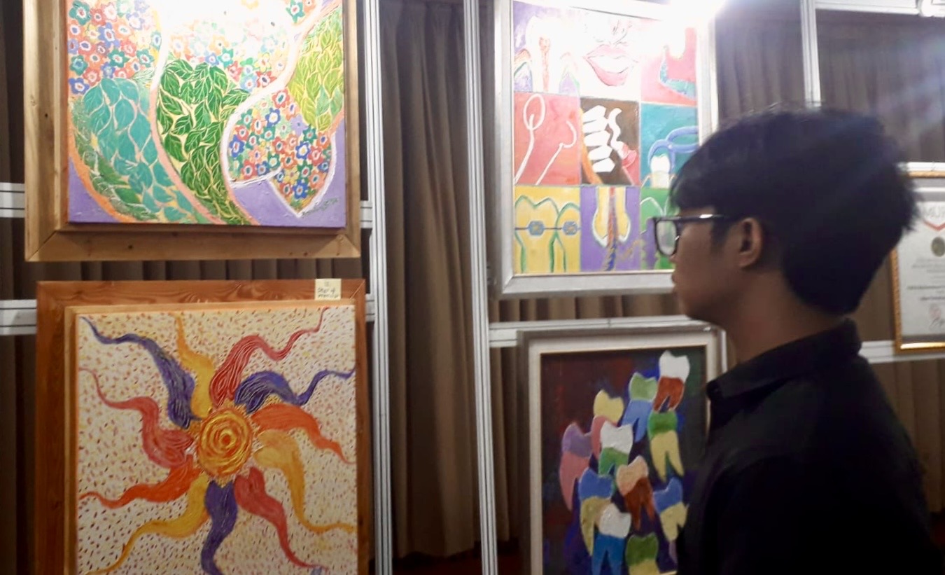 pameran-lukisan-50-tahun-berkarya-bambang-s-trenggono-memadukan-gigi-dan-seni