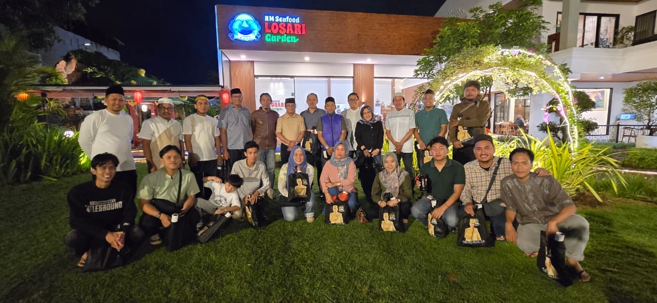 senator-awaris-halid-buka-puasa-bersama-pengurus-pb-ika-unhas