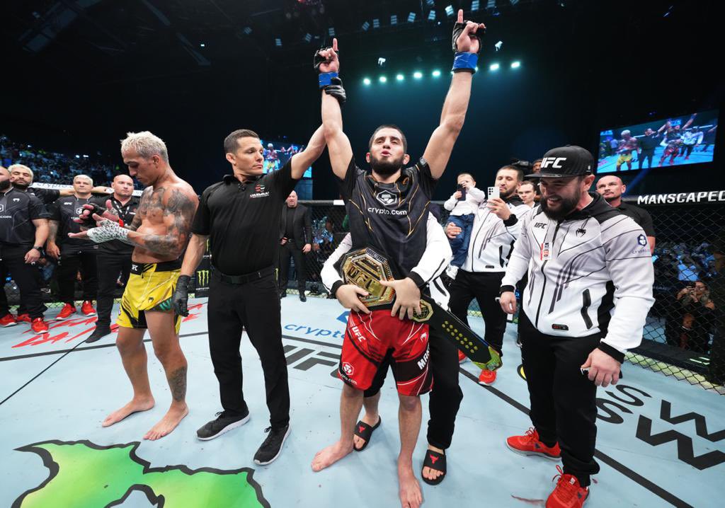 islam-makhachev-raja-baru-kelas-ringan-ufc