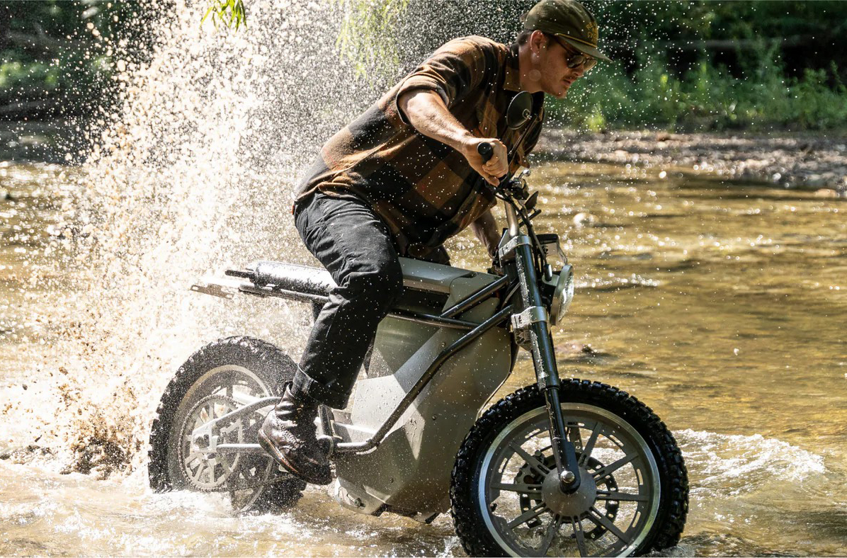 land-moto-district-scrambler-varian-baru-siap-off-road