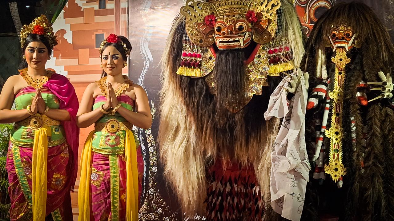 where-to-experience-balinese-culture-in-kuta-barong-kris-dance-nusantara-cultural-night-at-warung-senggol-truntum-kuta-bali
