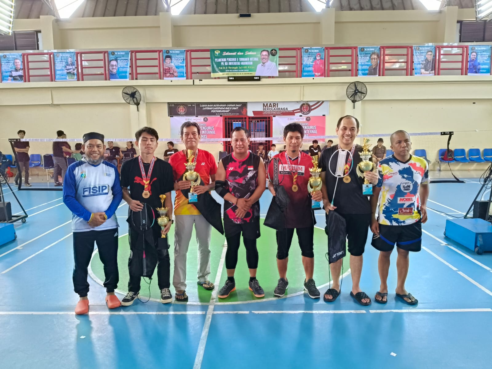 turnamen-pb-ika-unhas-berakhir-pasangan-gado-gado-ika-fibra-ikatek-raih-juara-1