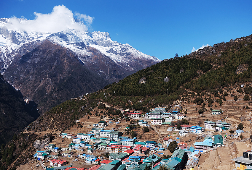 namche-bazaar-kota-di-ketinggian-3440-mdpl