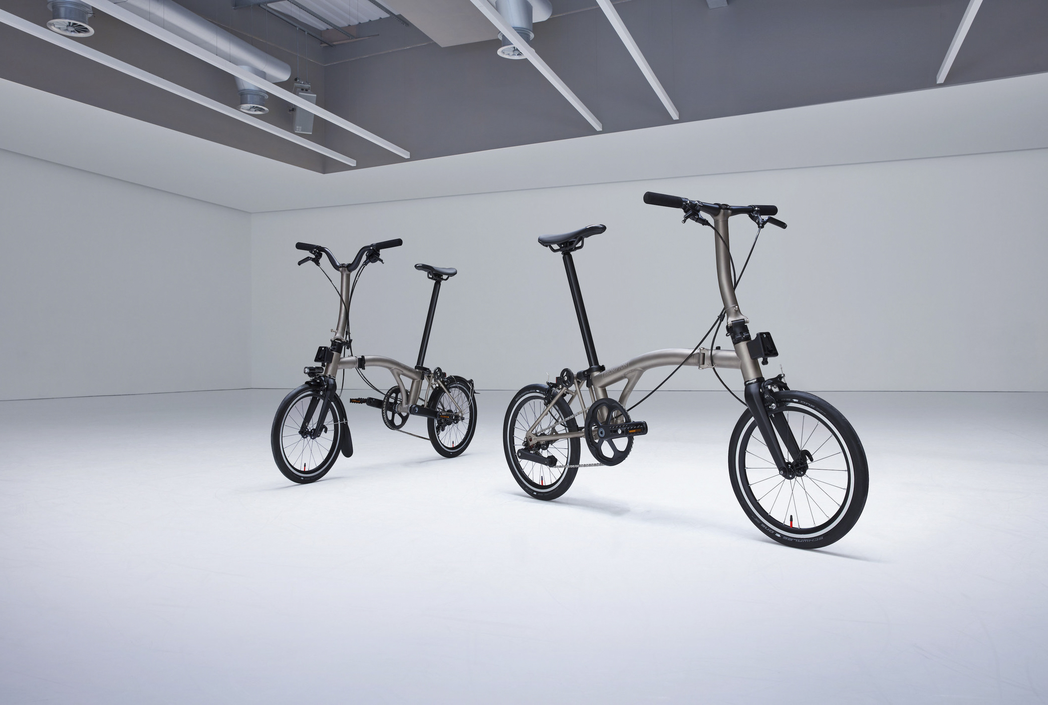 bromptons-titanium-t-line-sepeda-kaum-urban