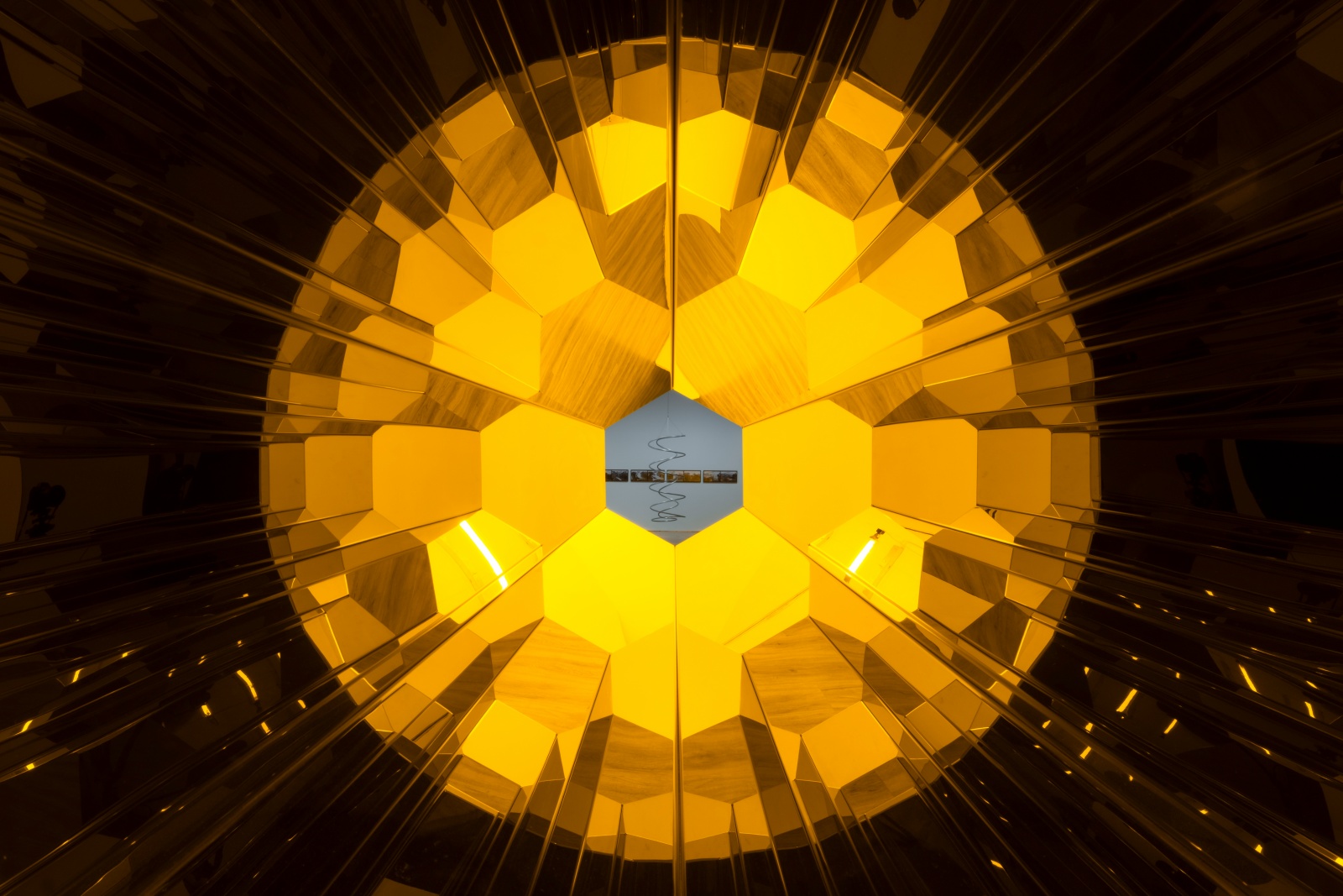 perjalanan-rasa-dan-cahaya-bersama-olafur-eliasson