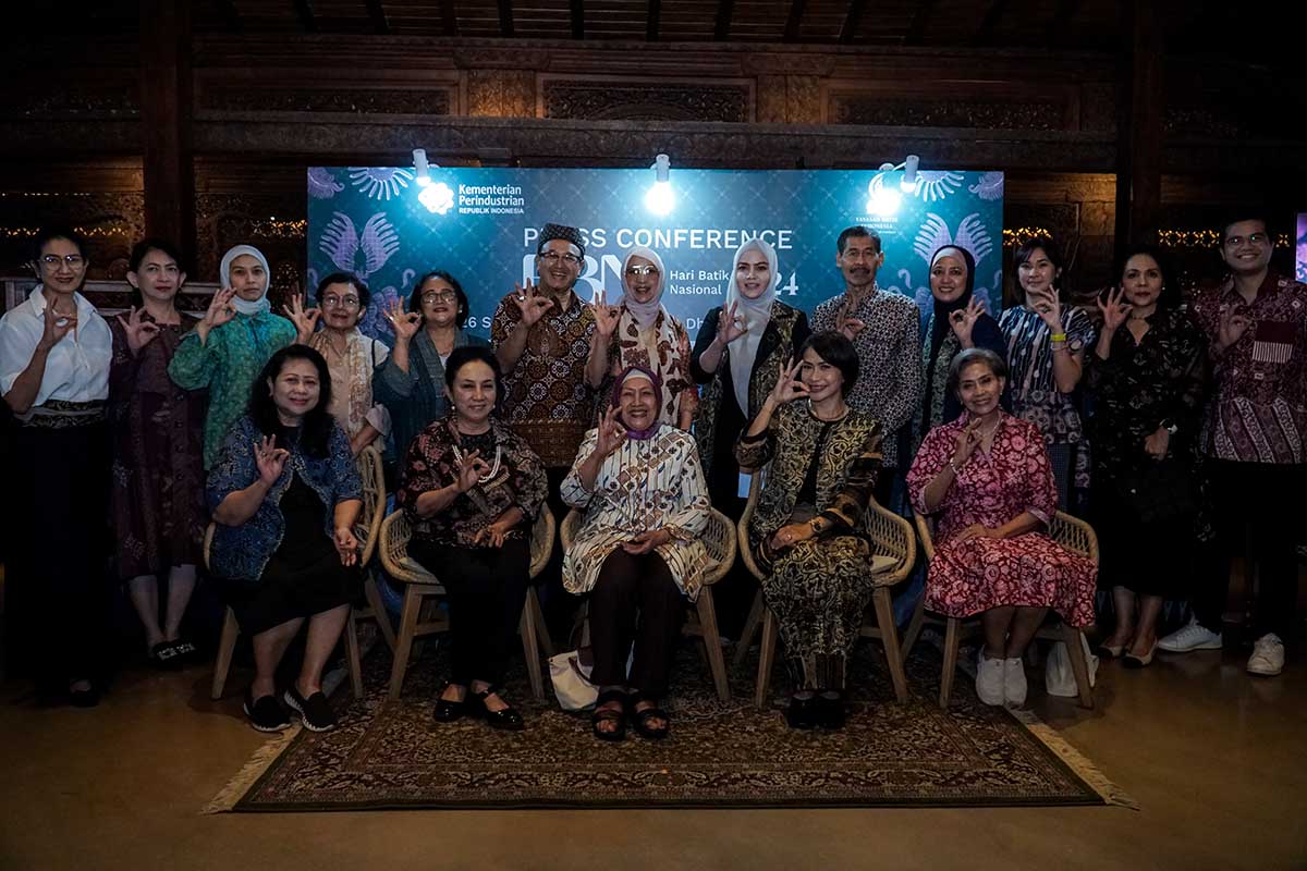 yayasan-batik-indonesia-rayakan-hari-batik-nasional-lewat-bangga-berbatik