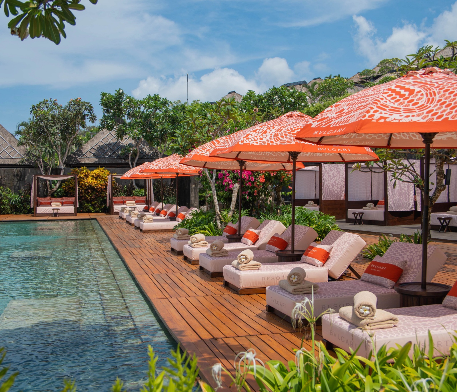 serpenti-pool-club-sentuhan-baru-kemewahan-di-bvlgari-resort-bali