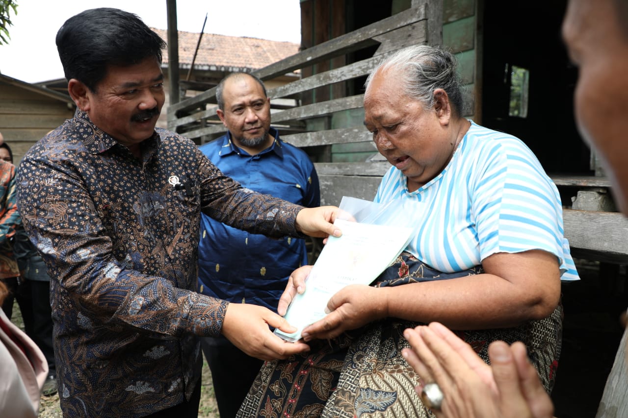 jadi-menteri-pertama-yang-hadir-di-musi-rawas-utara-hadi-tjahjanto-tuntaskan-konflik-yang-telah-berlangsung-28-tahun