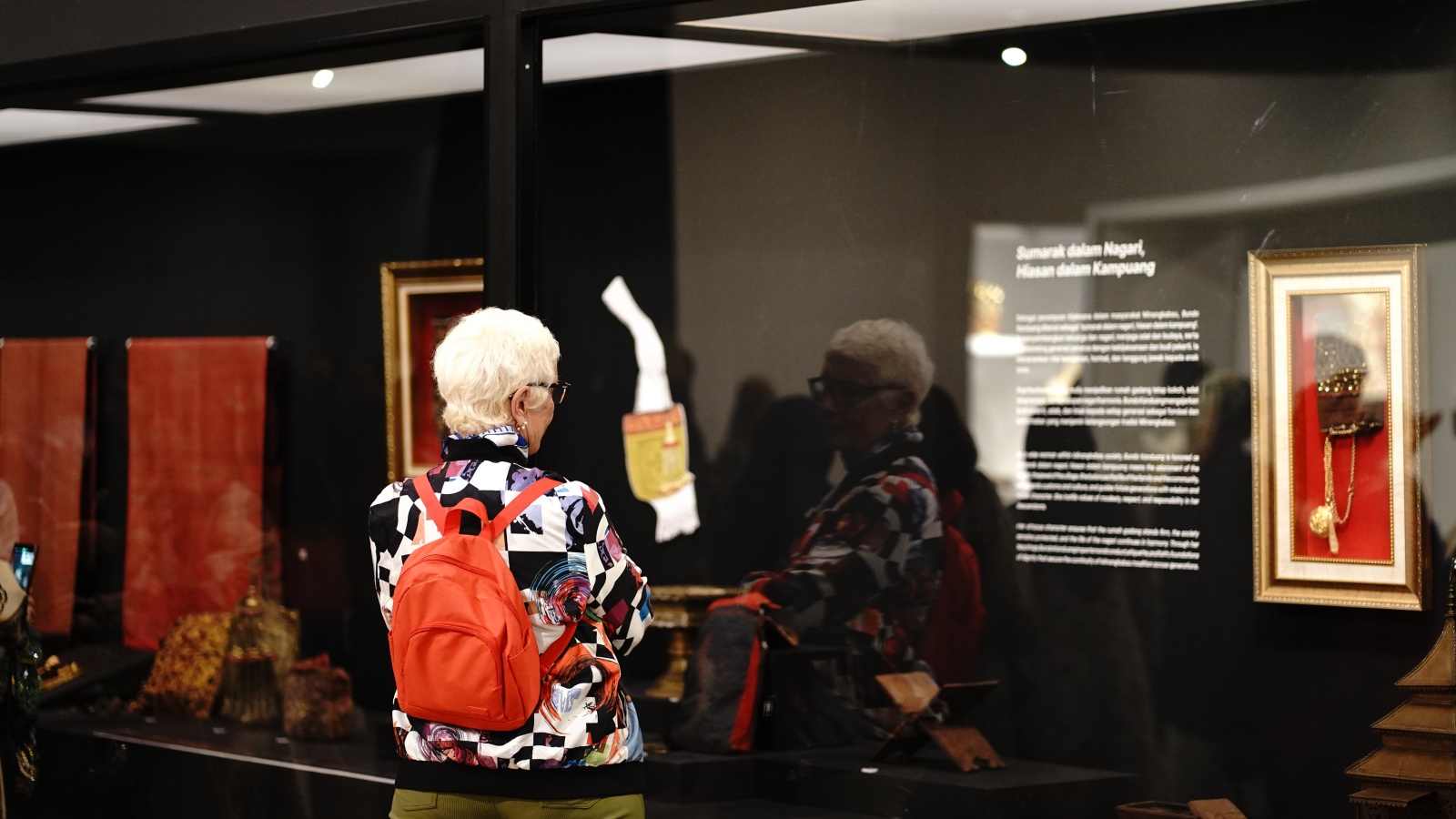 wajah-perempuan-minang-dalam-bingkai-adaik-suluah-nagari