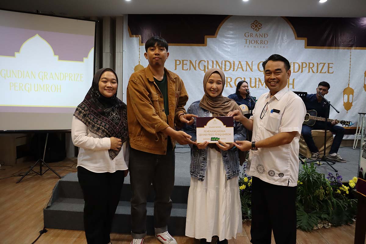 grand-tjokro-premiere-bandung-umumkan-pemenang-undian-grand-prize-umroh-bersama-rihla-wisata