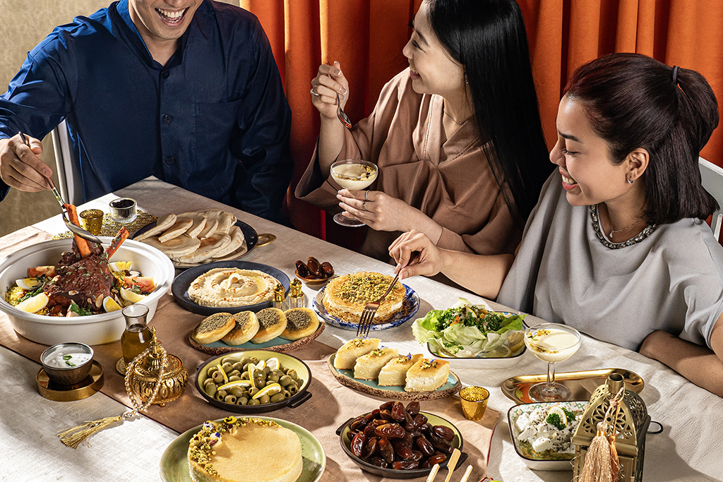 celebrate-the-holy-month-of-ramadan-with-delectable-middle-eastern-culinary-experience-and-elegant-collections-of-ramadan-hampers-at-pullman-jakarta-central-park