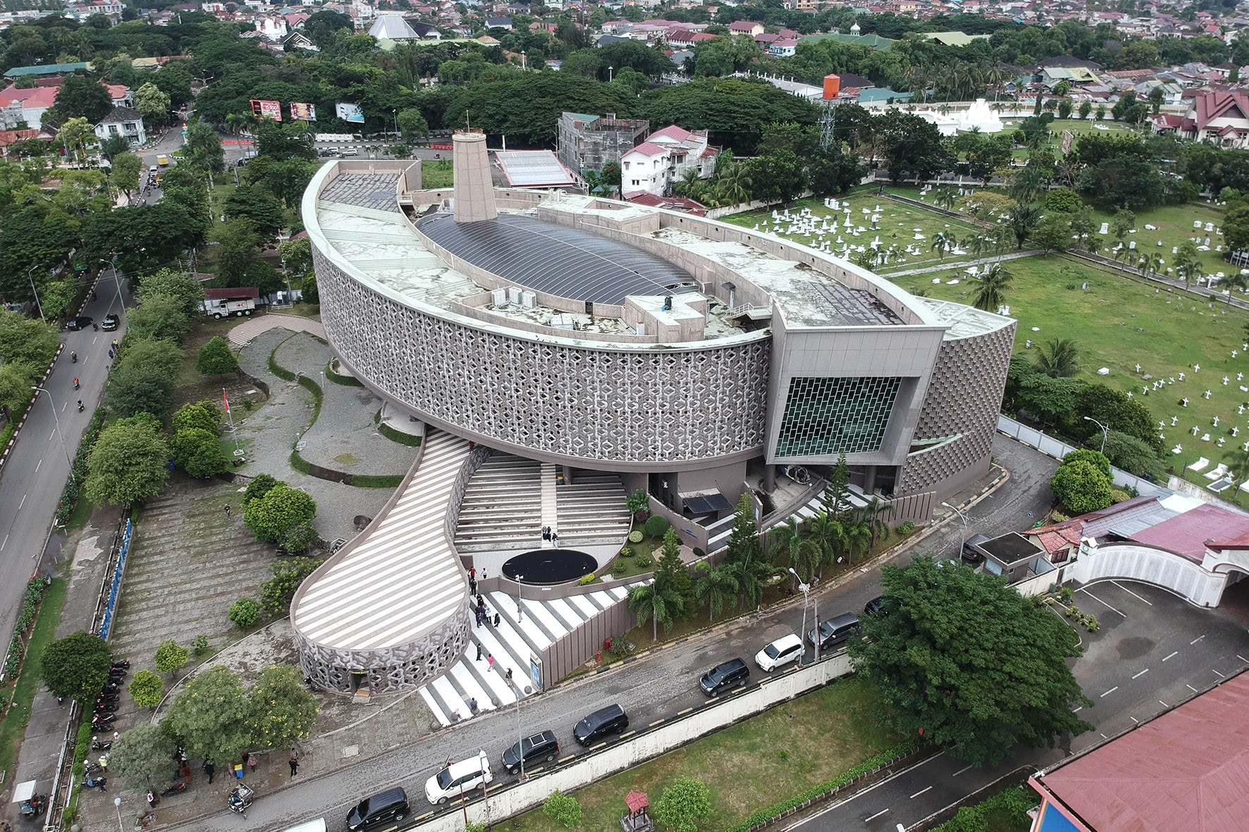 wisata-religius-dan-museum-tsunami-aceh