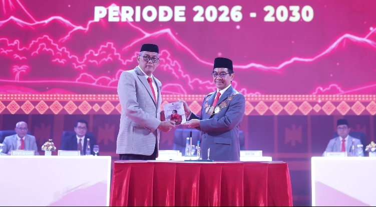 jamaluddin-jompa-dilantik-siap-pimpin-unhas-periode-kedua
