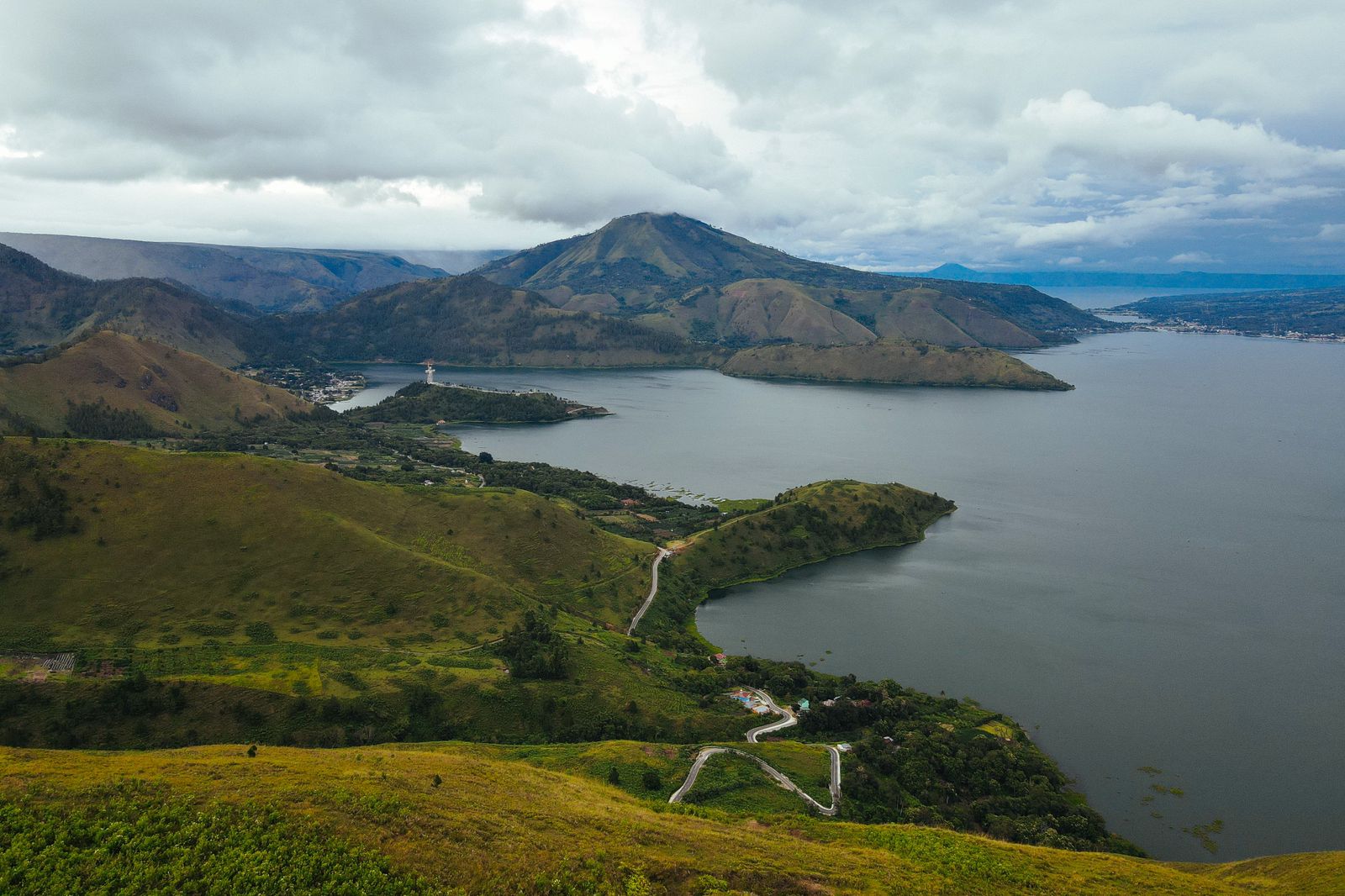 menikmati-bentang-alam-danau-toba-super-air-jet-terbang-langsung-ke-silangit