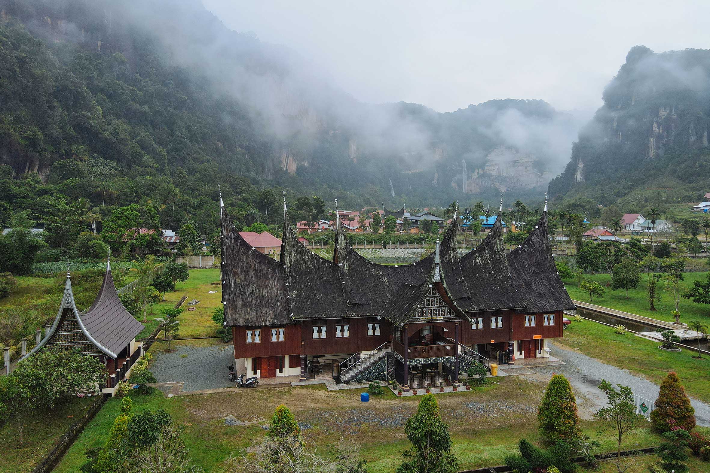 lekuk-memukau-lembah-harau