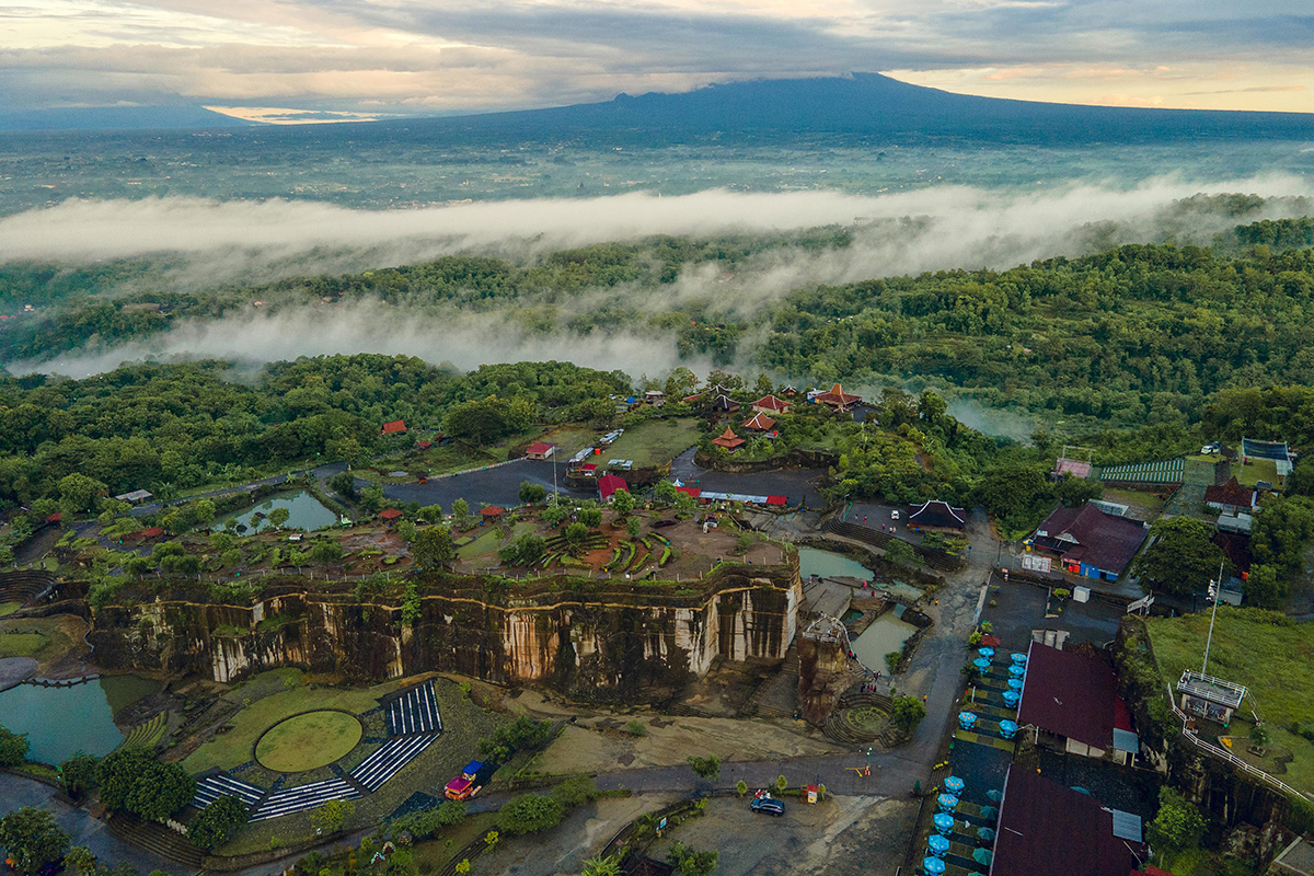 petualangan-membelah-alam-tebing-breksi