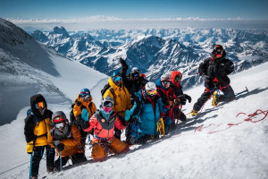summit-di-depan-mata-ketika-ego-harus-tunduk-pada-gunung-elbrus